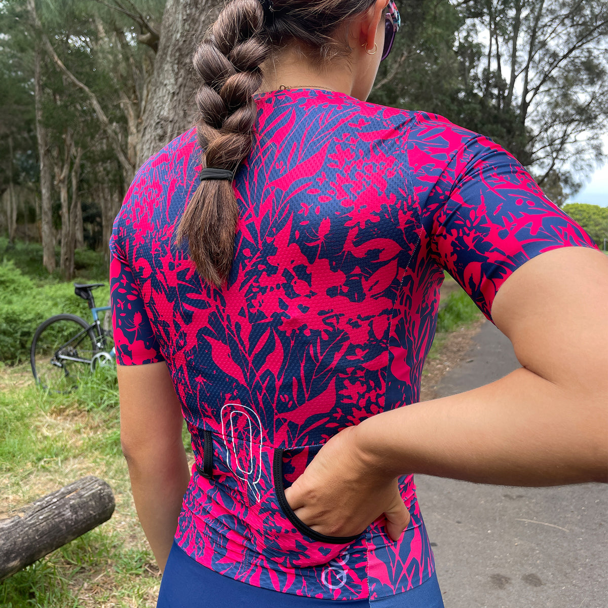QOM 2in1 Silver Tri Suit